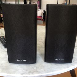 Onkyo set Of SKB And SKR-590 Speakers