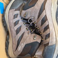 Columbia Boots (10.5)