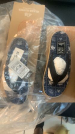Herschel , LRG , island slipper , merry people