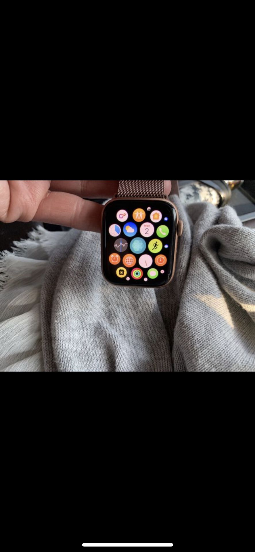Apple Watch 4 44MM, Rose Gold, Cellular+GPS, UNLOCKED