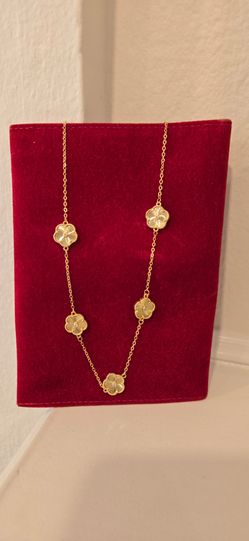 Brand New Luxury Gold Plated Flower Necklace