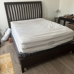Queen Bed With Boxspring and Mattress 