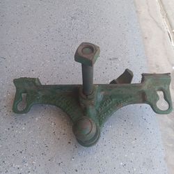VINTAGE ANTIQUE TRUCK OR AUTOMOBILIA HITCH AND BALL