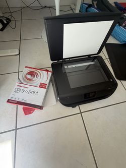 HP Envy All-in-One Printer / Scanner with Paper