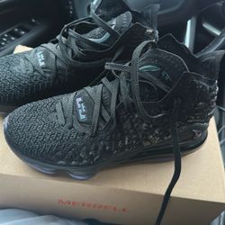 Bron Zoom Soldiers Size 10!