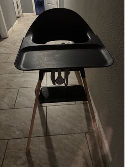 Stokke Baby High Chair with Tray and Harness