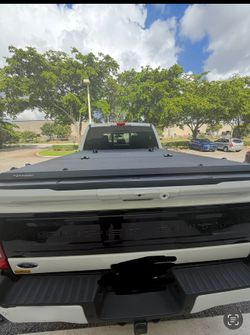 Truck bed cover