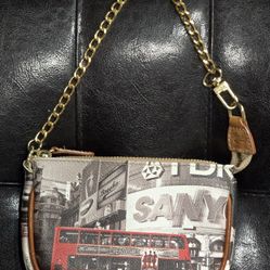 Bagghy Mini Leather Wristlet/bag