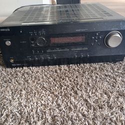 Amp with 3 working speakers