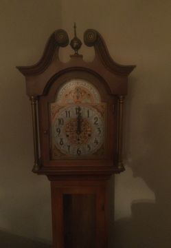 Grandfather clock colonial mfg co model 1688