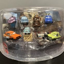  Disney Cars 2 Deluxe 7 Figurine Play Set Mater Finn