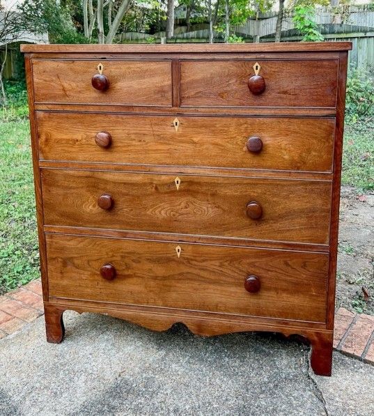 Federal Period Walnut Chest of Drawers, American.