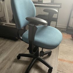Adjustable Rolling Office Chair