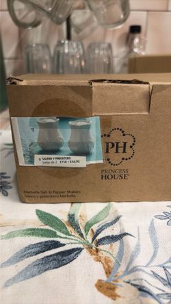 Salt shakers