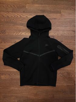 Black Nike Tech Fleece, S