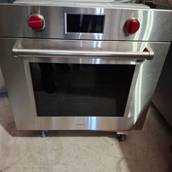 Wolf so3050 single oven. 2024 model