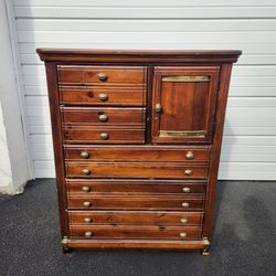 Mid-Century Modern Unique Bassett Dresser