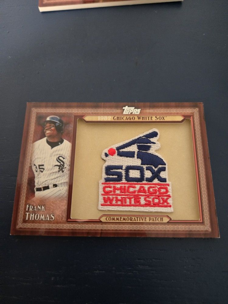 2011 Topps 1982 Chicago White Sox Commemorative Patch featuring Frank Thomas