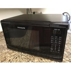 Frigidaire Black 1.4 cu.ft. Countertop Microwave