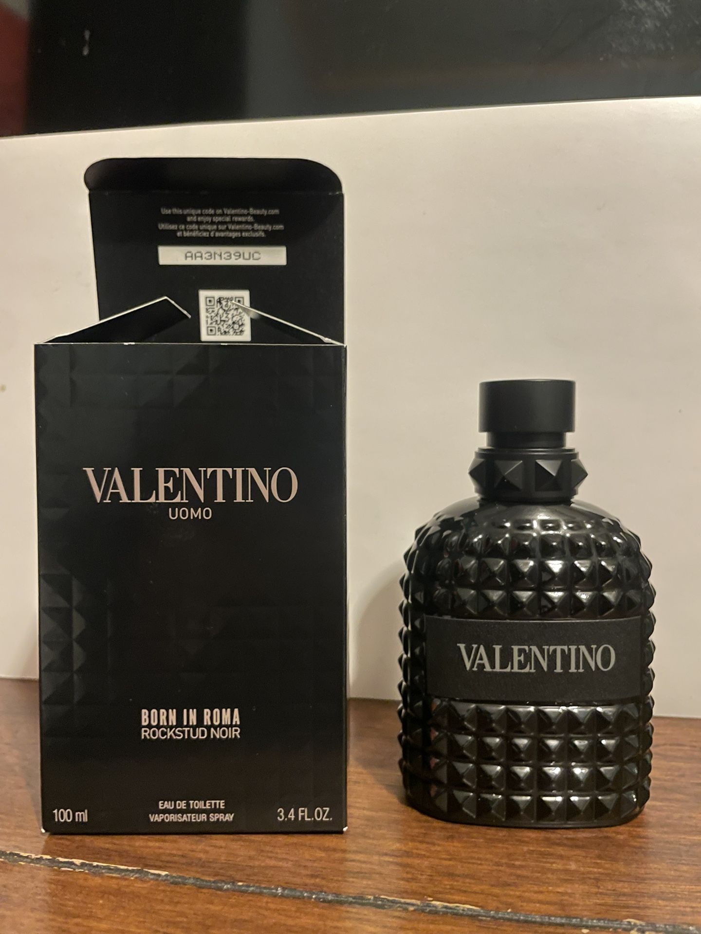 Valentino Uomo Born In Roma RockStud Noir