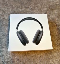 Brand new AirPod maxes