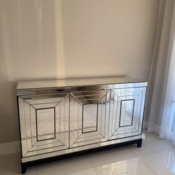 Mirrored Sideboard / Console Table /Excellent Condition