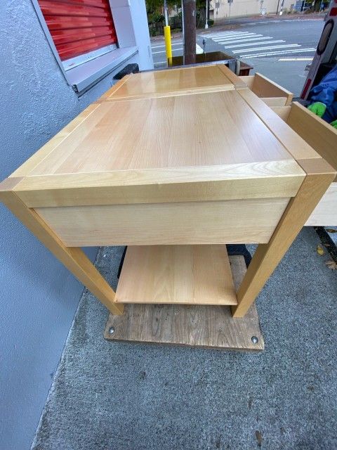 Nice Coffee Tables Like New