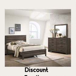 Queen Bed With Mattress And Dresser With Mirror🔥