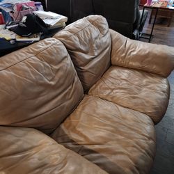 Leather Sofa And Loveseat Oceanside $100