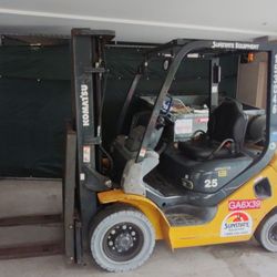 Warehouse Forklift 14’ 5K