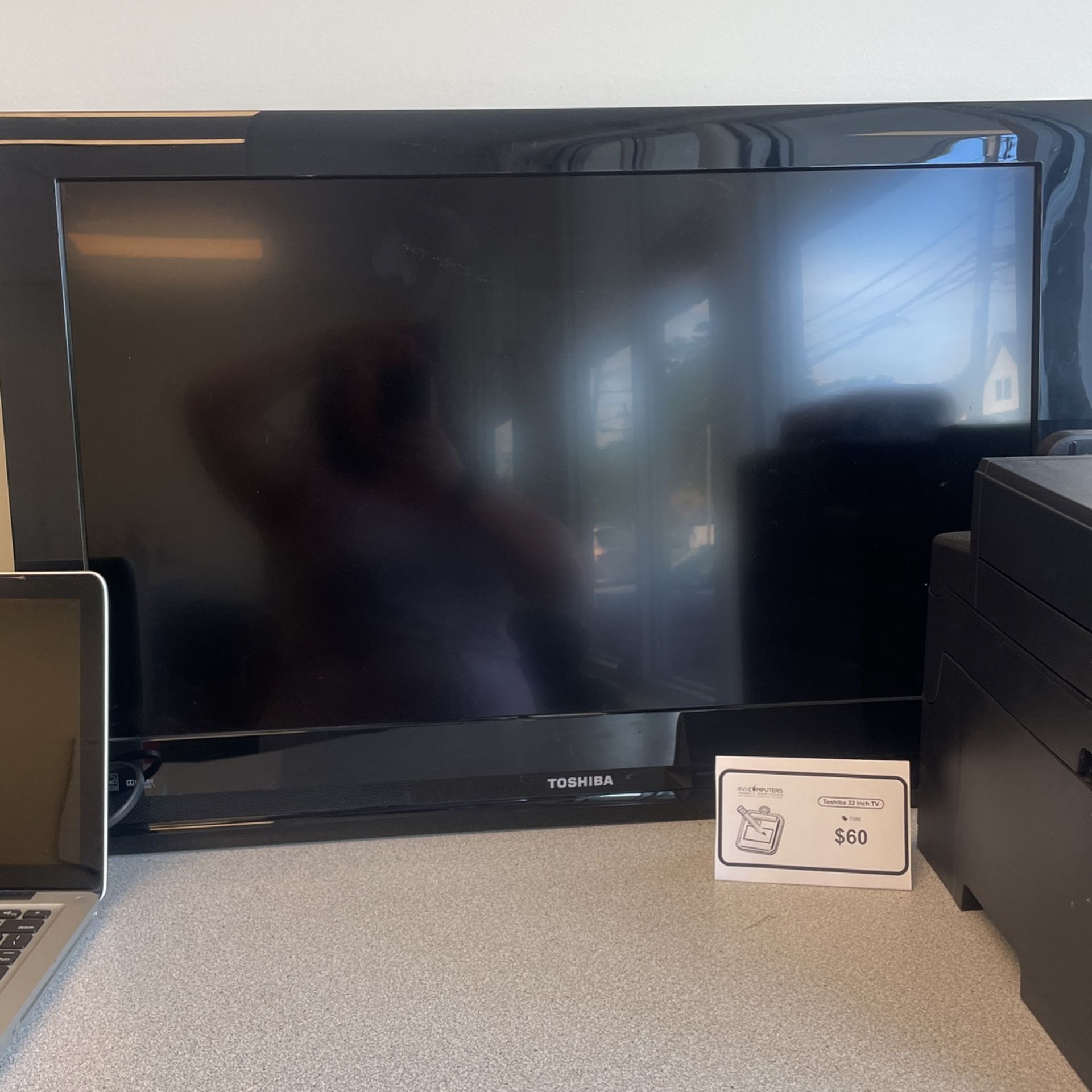 32 Inch Toshiba TV