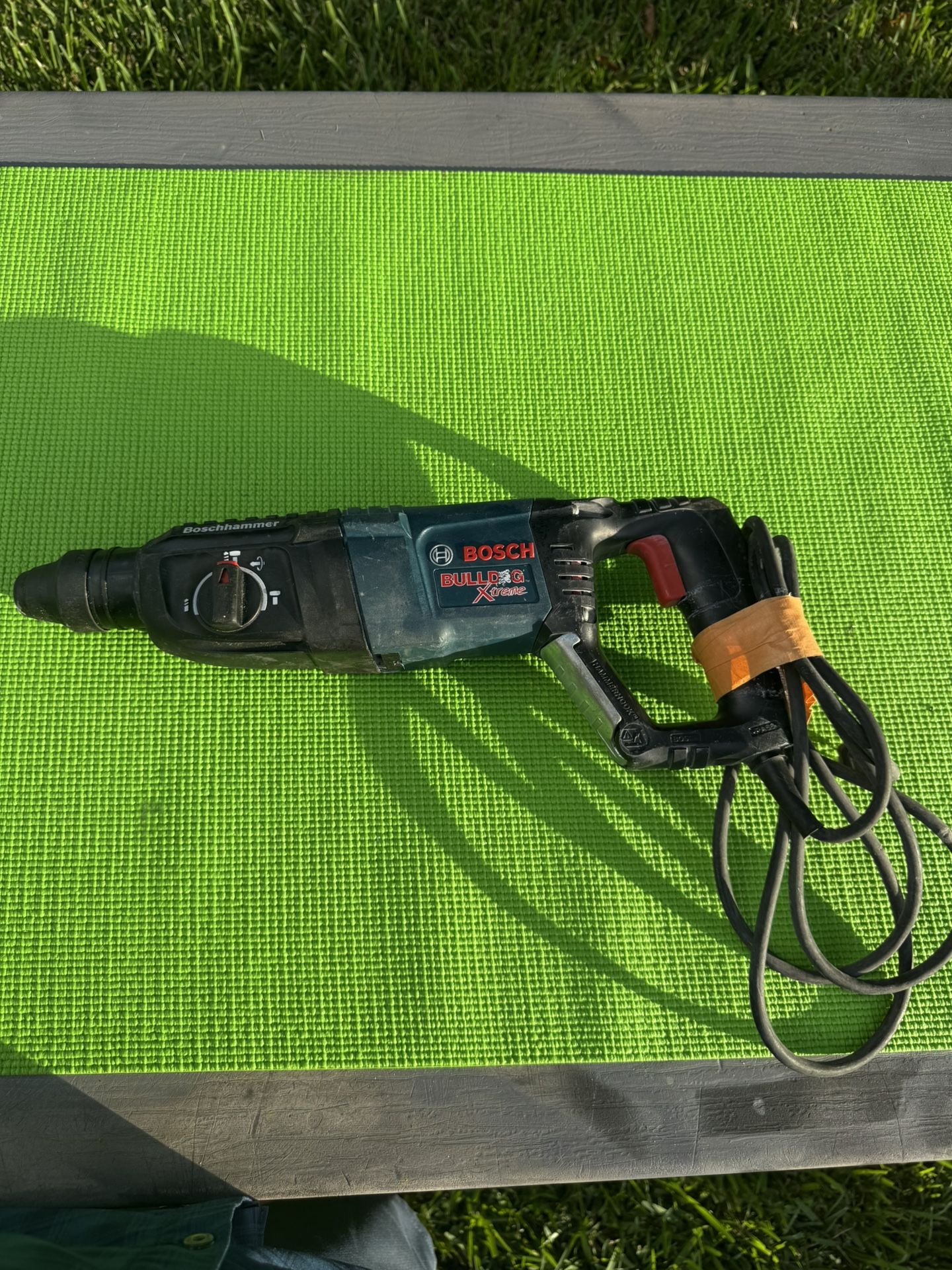 BOSCH BULLDOG XTREME ROTARY HAMMER