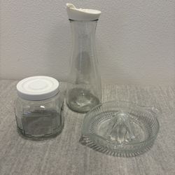 Kitchen glassware Juicer and containers - Simi Valley