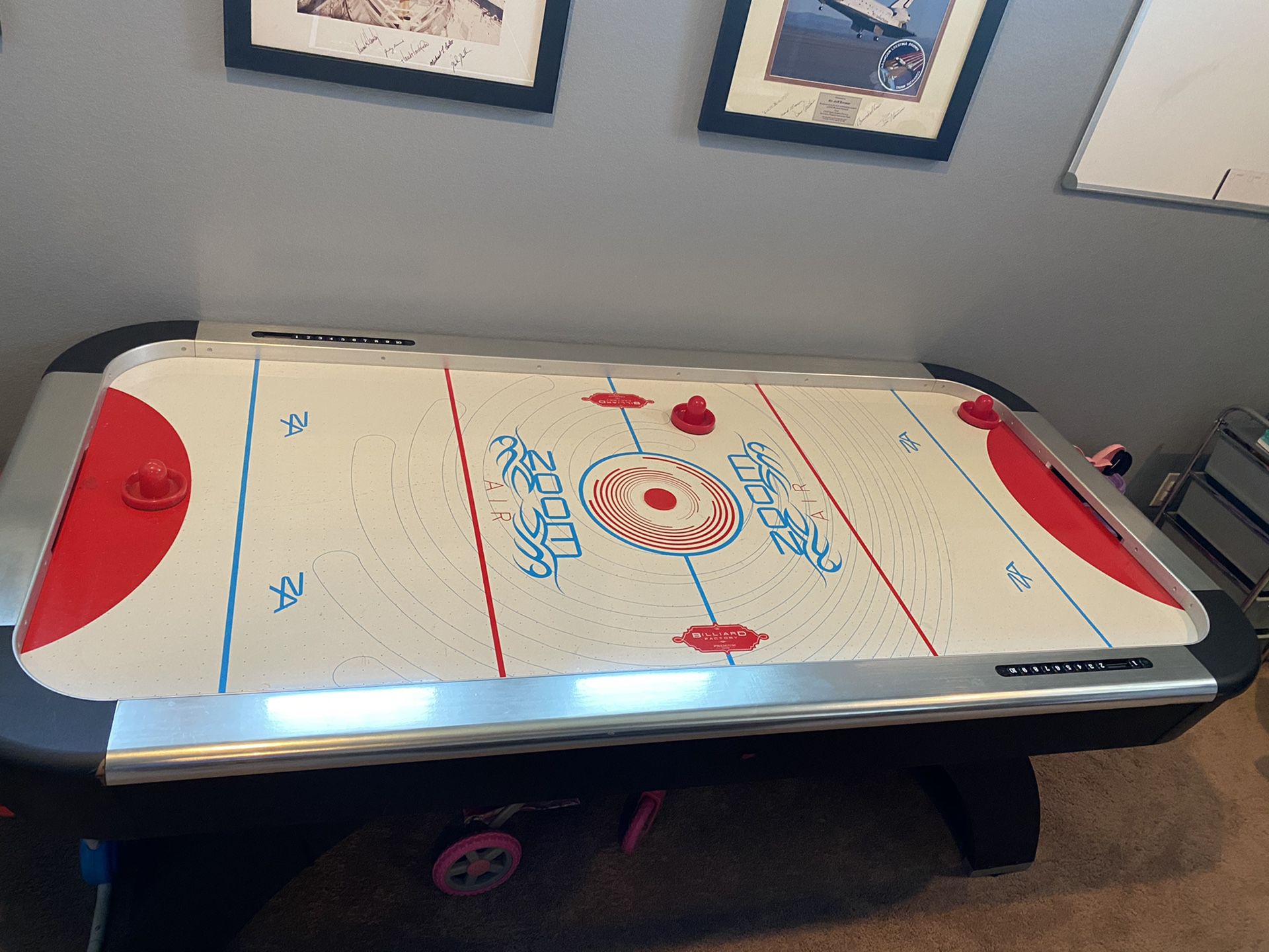 Zoom Air Hockey table and pucs