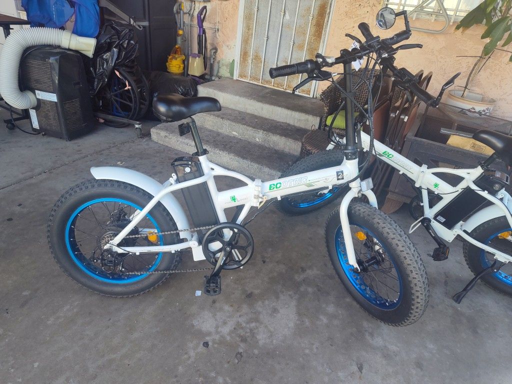 For Sale https://offerup.co/faYXKzQFnY?$deeplink_path=/redirect/ And Folding Bike 