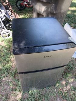 Galanz mini fridge