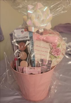 Beauty gift basket
