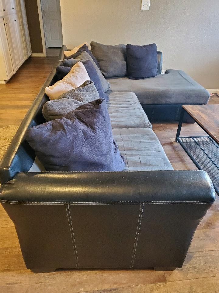 Setional And Oversized Chair/love Seat