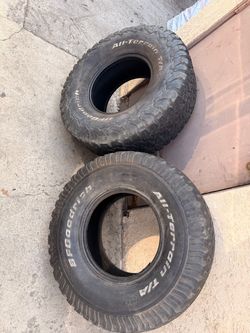Tires 33 12.5 R15