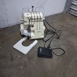 White Speedylock 1600 Mechanical Sewing Machine
