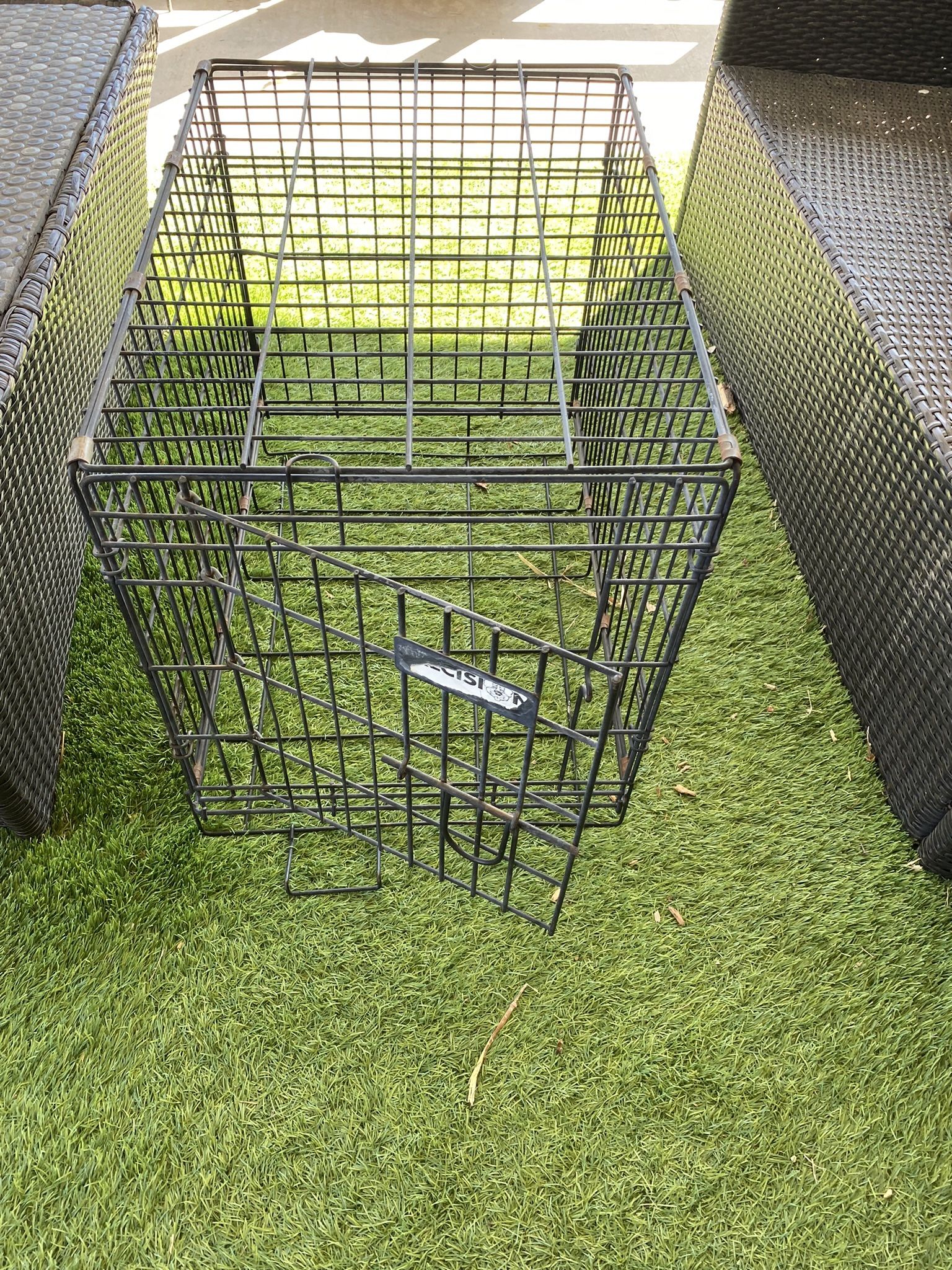 Dog Cages.         O.b.0