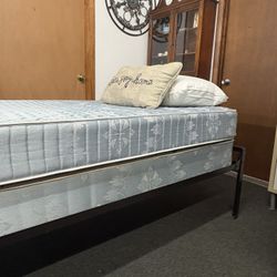 Simmons Maxipedic Deluxe Mattress + Frame + Box Spring – Clean – Price to Sell