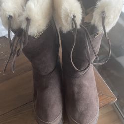 UGGS  Boots 🥾 Size 9