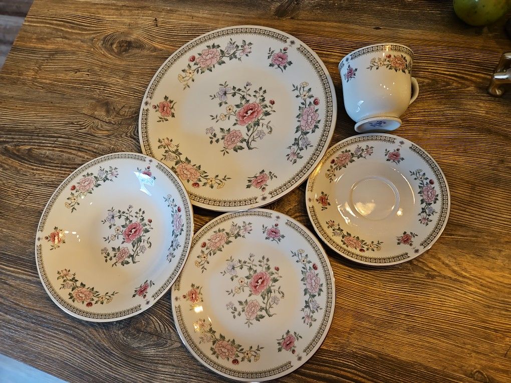 Trisa Porcelain Fine China