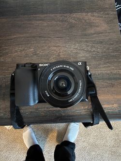 Sony a6100 16-50mm lens camera