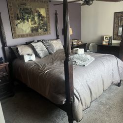 South Cone Cal King 4-post Bed Frame