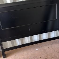 Bed queen size