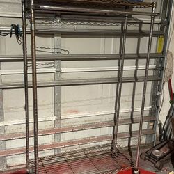 Freestanding heavy duty clothes rack