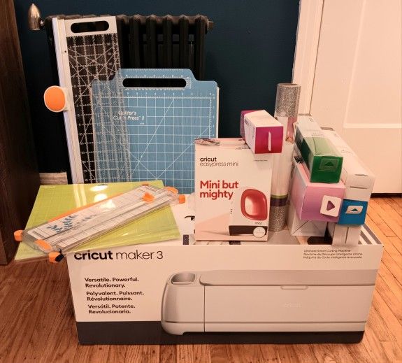Cricut Maker 3 Bundle W/tools & Materials $285