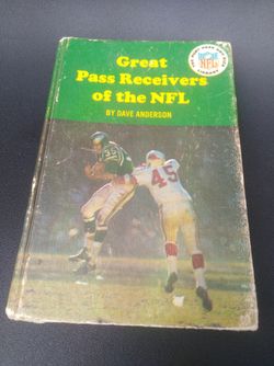 1966 Vintage Great Pass Receivers of the NFL Book